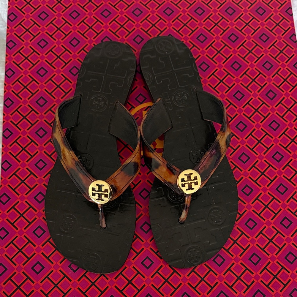 Tory Burch Thora Sandals Patent Leopard Size 6